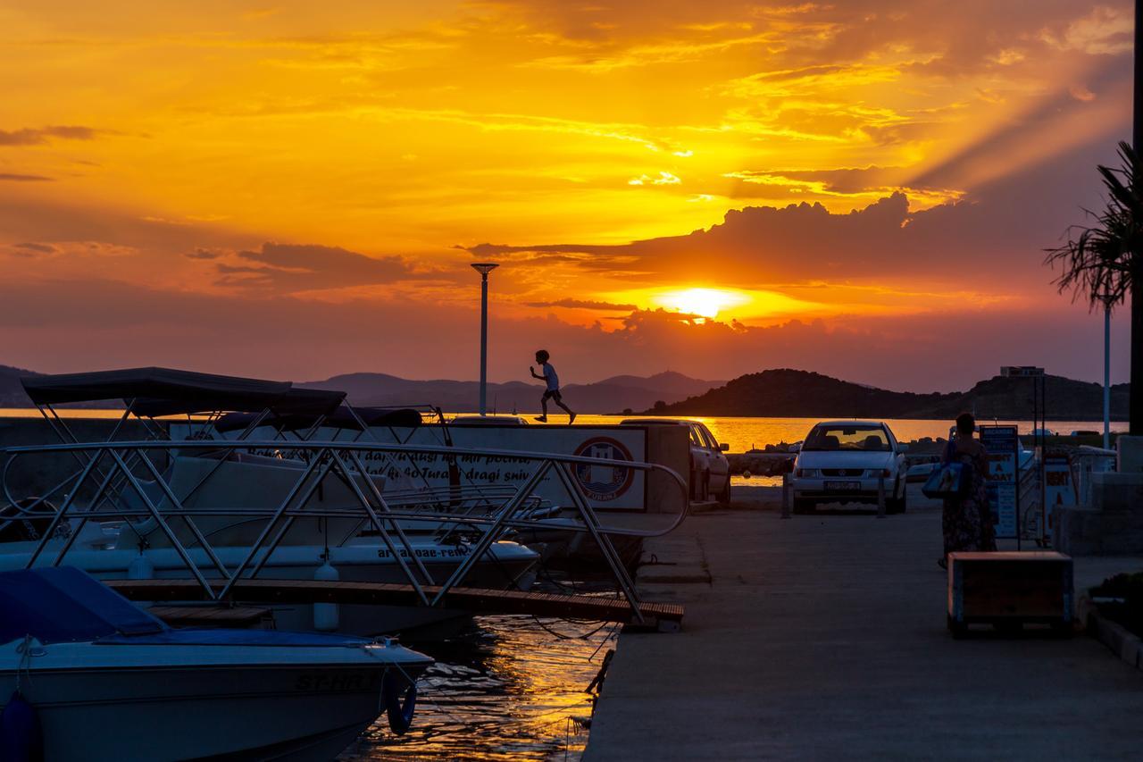 Torretta Palace Hotel Turanj Dış mekan fotoğraf